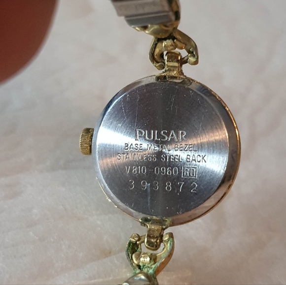Vintage Pulsar V810-0960 Goldtone Women's Watch - Picture 3 of 3